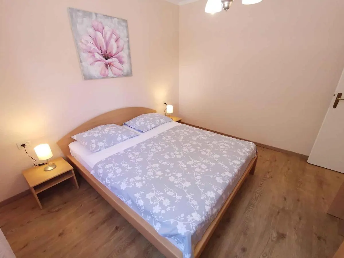 Apartment In Crikvenica 5508